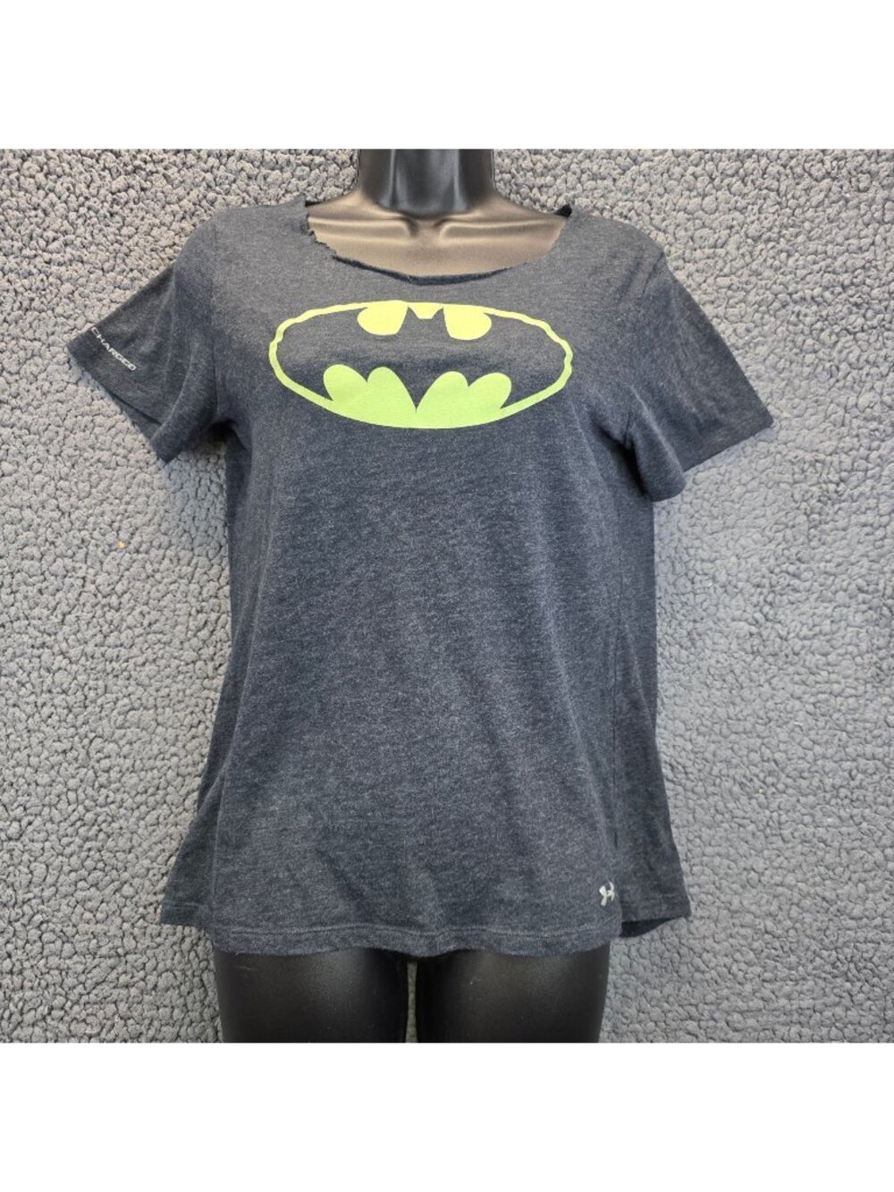 Under Armour Batman T Shirt S Gray Cut Out Back Streetwear Grunge Comic Sporty